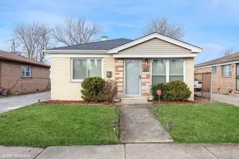 736 E 155th Pl, Phoenix, IL 60426