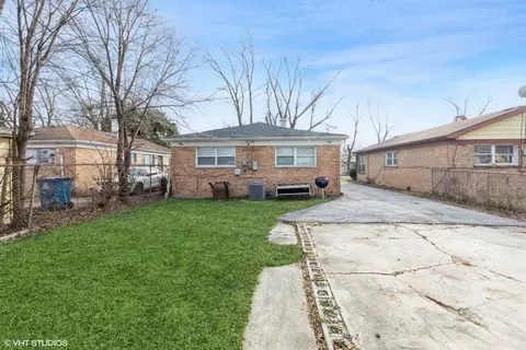 Exterior - 736 E 155th Pl, Phoenix, IL 60426 photo 2 of 2