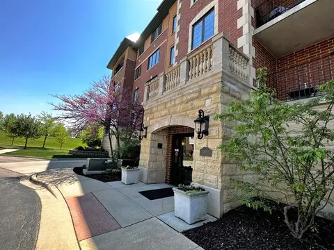 15630 Park Station Blvd #304, Orland Park, IL 60462