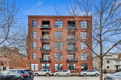 1820 N Spaulding Ave #607, Chicago, IL 60647