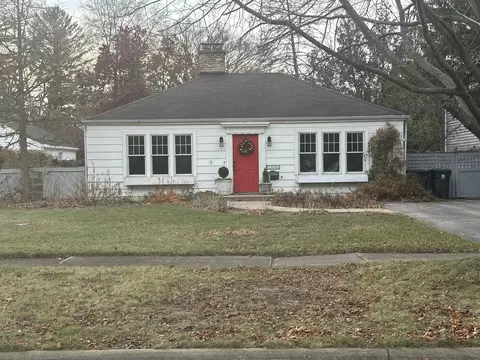 1550 Greenleaf Ave, Lake Forest, IL 60045
