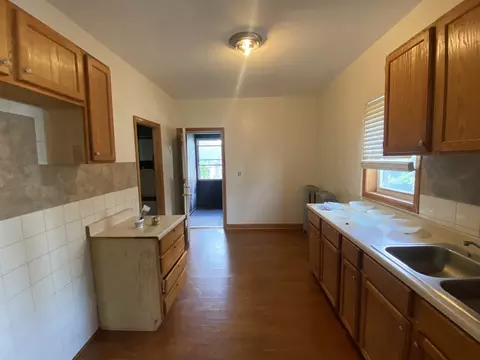 Kitchen - 60 W 114th Pl, Chicago, IL 60628 photo 4 of 6