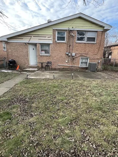 15931 Vine Ave, Harvey, IL 60426