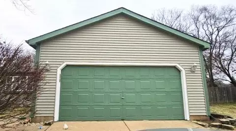 457 N Colony Dr, Round Lake Park, IL 60073