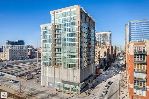 700 W Van Buren St #1102, Chicago, IL 60607