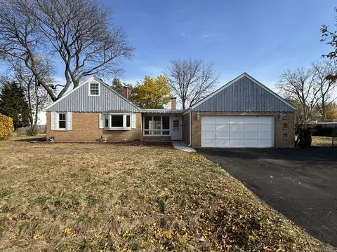 105 Debra Ln, Wheeling, IL 60090