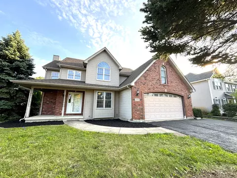 595 W Barberry Cir, Yorkville, IL 60560