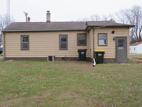 Exterior - 227 A St, Genoa, IL 60135 photo 5 of 8