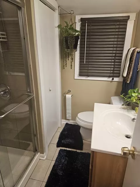 Bath - 2221 S 23rd Ave, Broadview, IL 60155 photo 2 of 2