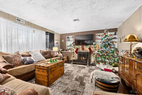 300 N Cherry St, Itasca, IL 60143 photo 3