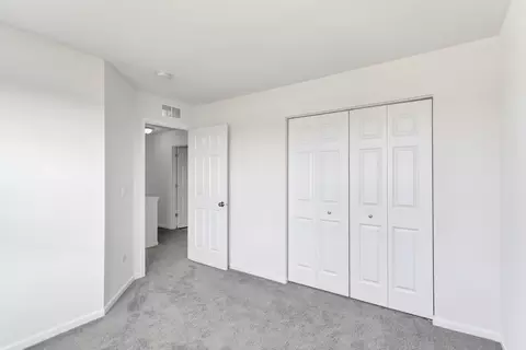 Bedroom - 916 Sharp Dr, Plano, IL 60545 photo 5 of 7