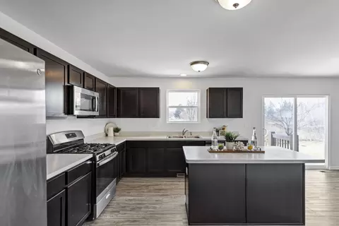 Kitchen - 916 Sharp Dr, Plano, IL 60545 photo 3 of 3