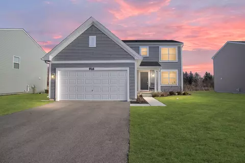 916 Sharp Dr, Plano, IL 60545