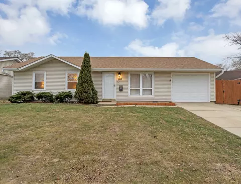 811 Sumac Dr, Streamwood, IL 60107