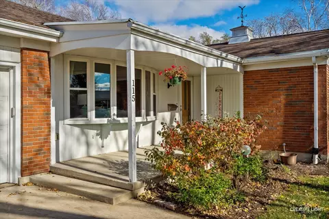 115 E Sunset Pl, Dekalb, IL 60115 photo 2