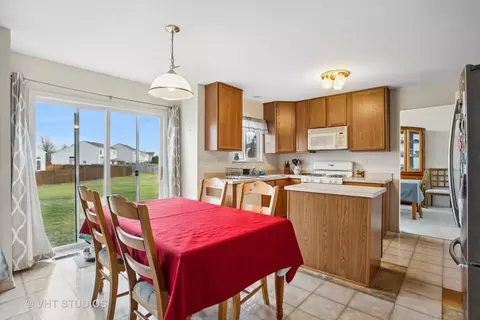 Kitchen - 3014 Oceanside Ct, Plainfield, IL 60586 photo 2 of 3