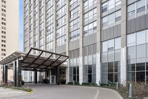 655 W Irving Park Rd #4614, Chicago, IL 60613