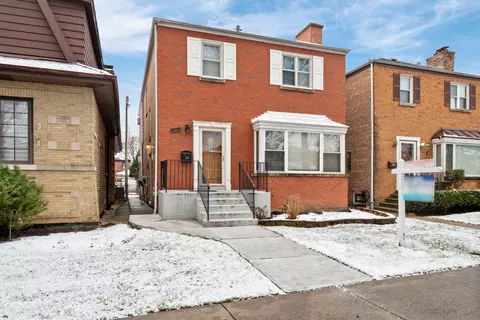 2921 W Jarvis Ave, Chicago, IL 60645