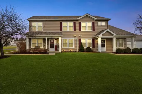 62 Waterbury Cir #62, Oswego, IL 60543