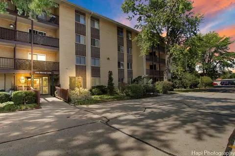 640 Murray Ln #210, Des Plaines, IL 60016