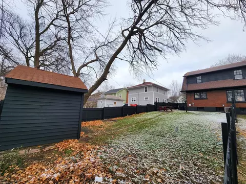 Exterior - 444 Raymond St, Elgin, IL 60120 photo 5 of 9