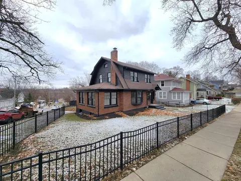 Exterior - 444 Raymond St, Elgin, IL 60120 photo 8 of 9