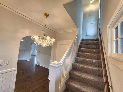 Entry Way - 444 Raymond St, Elgin, IL 60120 photo 3 of 6