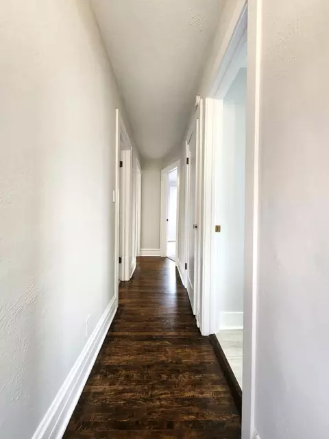 Entry Way - 444 Raymond St, Elgin, IL 60120 photo 4 of 6