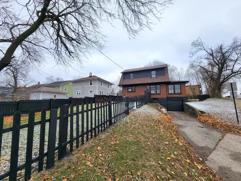 Exterior - 444 Raymond St, Elgin, IL 60120 photo 4 of 9