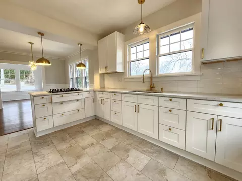 Kitchen - 444 Raymond St, Elgin, IL 60120 photo 5 of 7