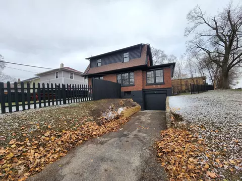 Exterior - 444 Raymond St, Elgin, IL 60120 photo 3 of 9