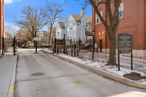 2803 N Wolcott Ave #G, Chicago, IL 60657
