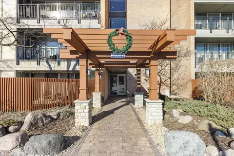 5950 Oakwood Dr #6C, Lisle, IL 60532