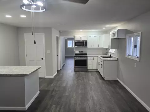 206 S Elm St, Mclean, IL 61754 photo 6