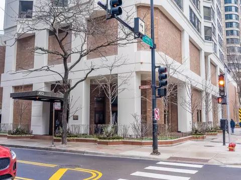400 E Ohio St #2203, Chicago, IL 60611