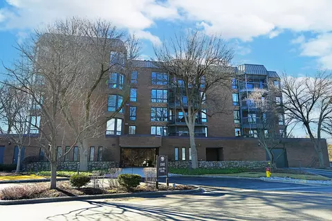 1140 Old Mill Rd #101F, Hinsdale, IL 60521