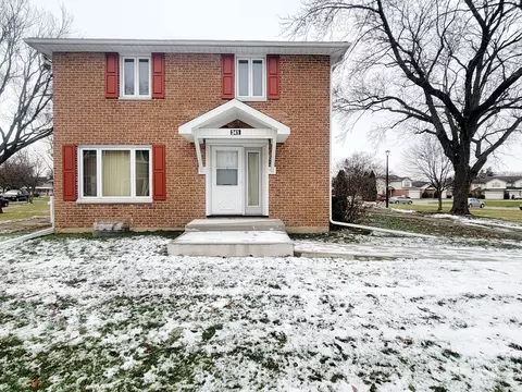 341 Fir St, Park Forest, IL 60466