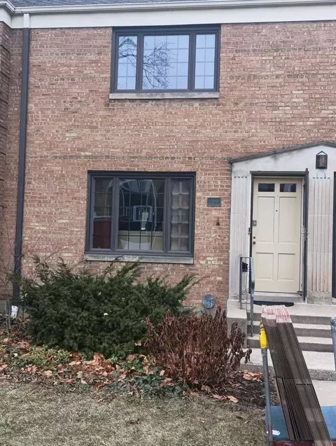 199 Fellows Ct, Elmhurst, IL 60126