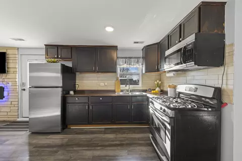 1375 Jackson St, Montgomery, IL 60538 photo 8