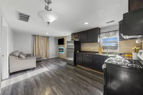 1375 Jackson St, Montgomery, IL 60538 photo 6
