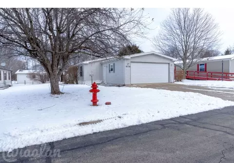 606 E Wood Ln, Belvidere, IL 61008