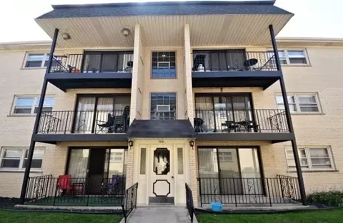 2041 N Harlem Ave #2W, Chicago, IL 60707