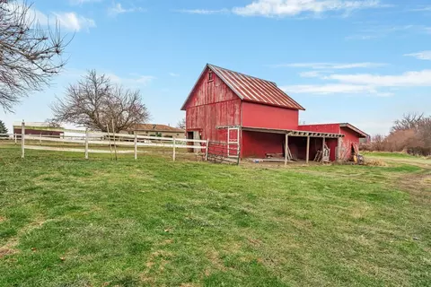 Exterior - 4036 E 2351 Rd, Serena, IL 60549 photo 11 of 15