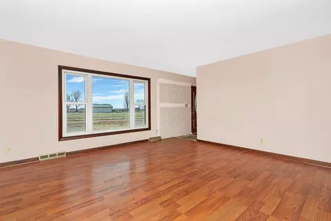 Living - 4036 E 2351 Rd, Serena, IL 60549 photo 3 of 7