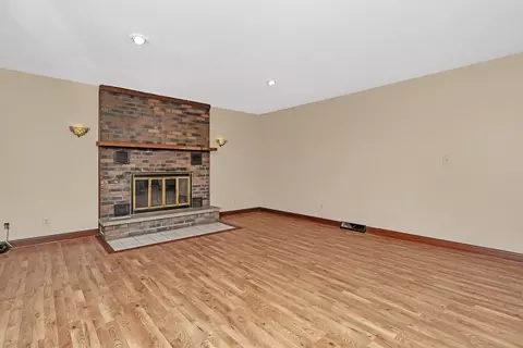 Living - 4036 E 2351 Rd, Serena, IL 60549 photo 5 of 7