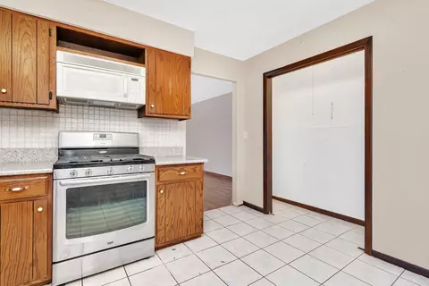 Kitchen - 4036 E 2351 Rd, Serena, IL 60549 photo 2 of 3