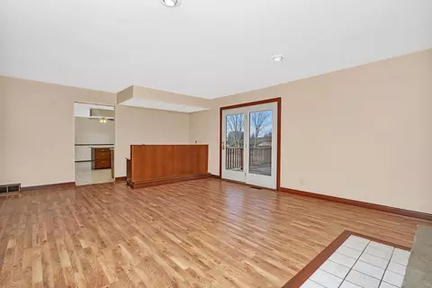 Living - 4036 E 2351 Rd, Serena, IL 60549 photo 6 of 7