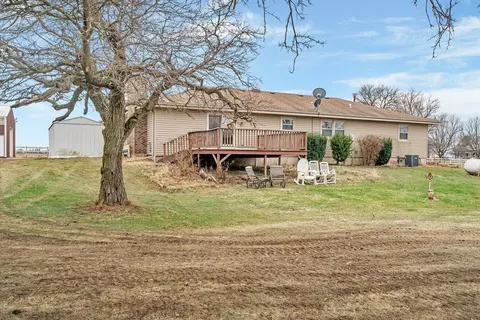 Exterior - 4036 E 2351 Rd, Serena, IL 60549 photo 4 of 15