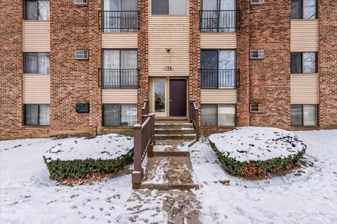 196 Dunteman Dr #302, Glendale Heights, IL 60139