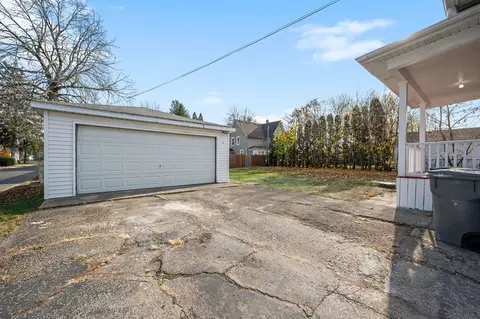 363 Hill Ave, Elgin, IL 60120 photo 41